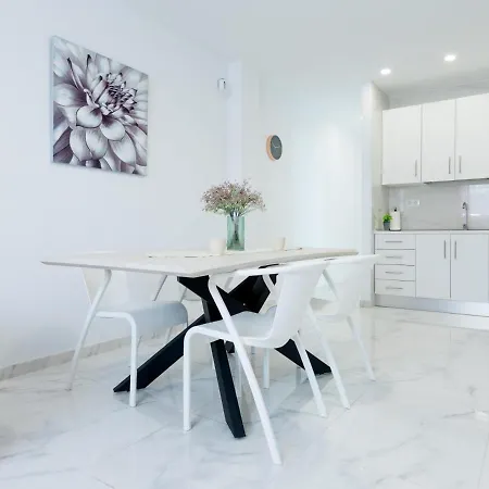 2 Moderno Edificio Emilia Apartment
