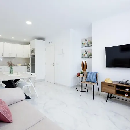 2 Moderno Edificio Emilia Apartment
